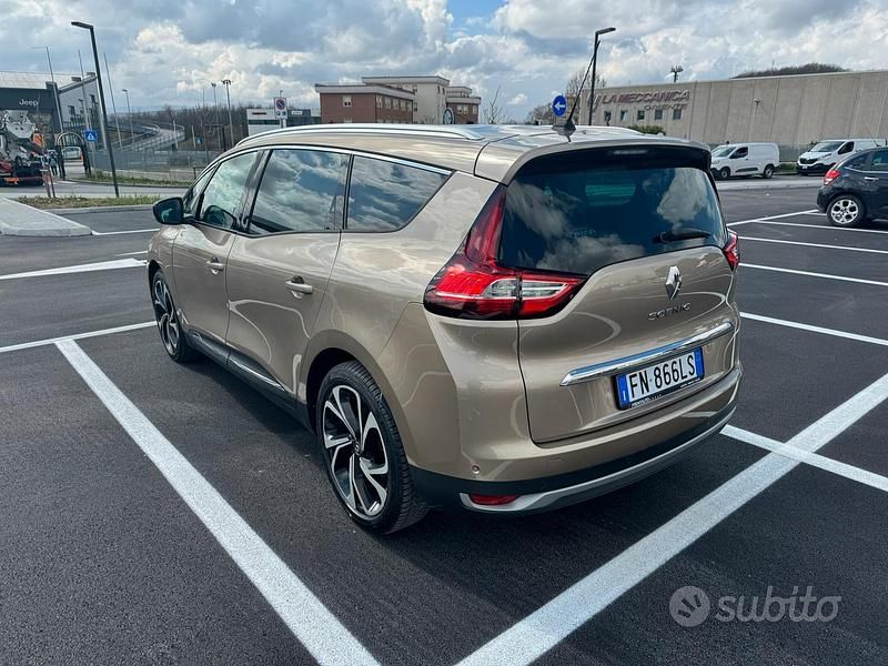 Usata Renault Grand Scénic IV Bose Edition 110 CV (80 kW) 2018 Grigio Monovolume