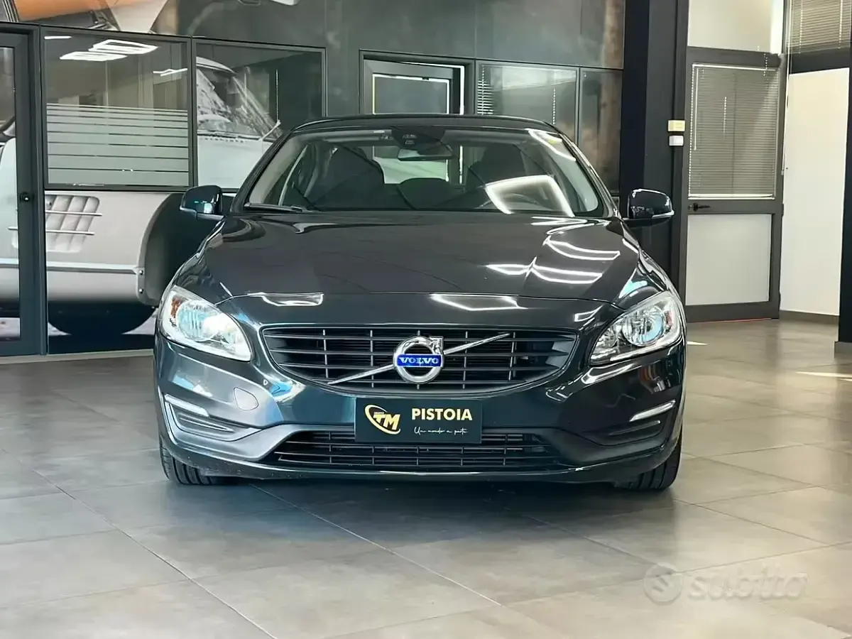 Usata Volvo S60 Kinetic 190 CV (139 kW) 2018 Grigio Berlina