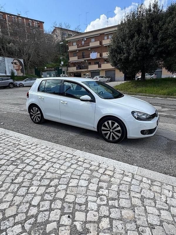 Usata VW Golf VI Trendline 110 CV (80 kW) 2009 Bianco Utilitaria