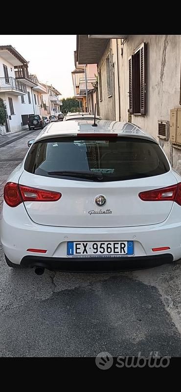 Usata Alfa Romeo Giulietta 105 CV (77 kW) 2014 Bianco Berlina