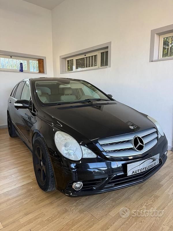 Usata Mercedes R320 Chrome 224 CV (164 kW) 2009 Nero Monovolume