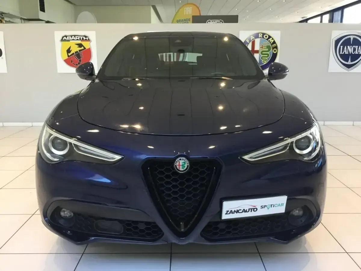 Usata Alfa Romeo Stelvio Super 210 CV (154 kW) 2017 Blu SUV