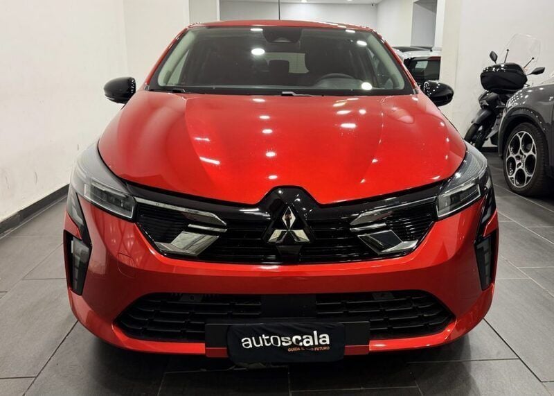 Rosso metallizzato Nuova 2024 Mitsubishi Colt Invite Tre volumi | 17.490 € (Super prezzo) - Immagine 1/4