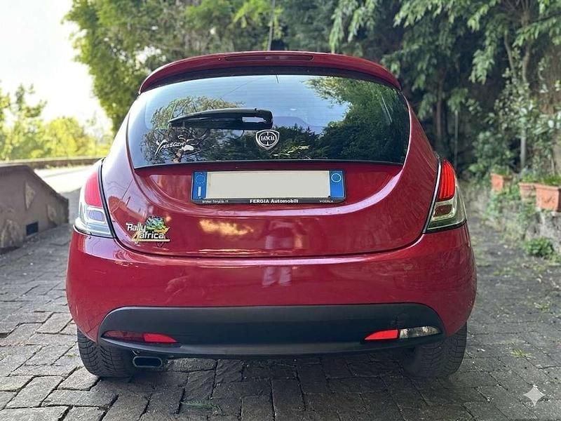 Usata Lancia Ypsilon Silver 69 CV (50 kW) 2015 Utilitaria