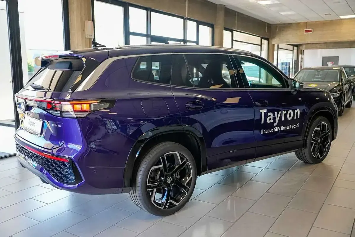 Nuova VW Tayron R-line Plus 204 CV (150 kW) 2025 Ultraviolet SUV