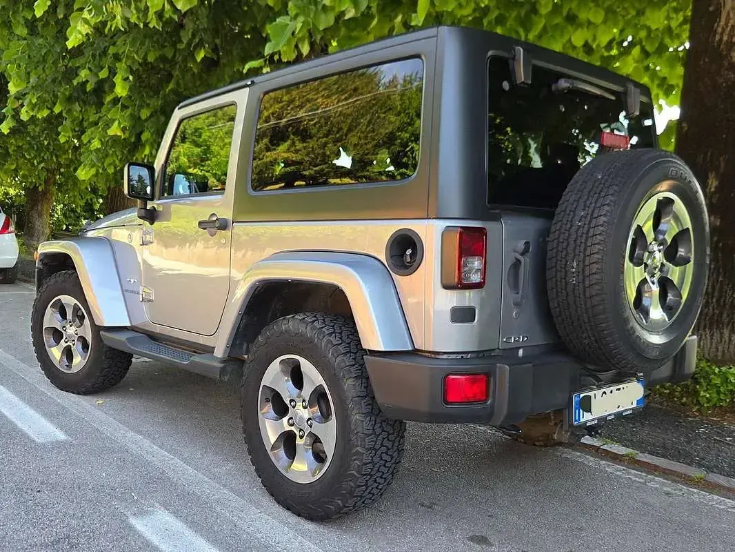 Usata Jeep Wrangler Sahara 200 CV (147 kW) 2017 Grigio SUV