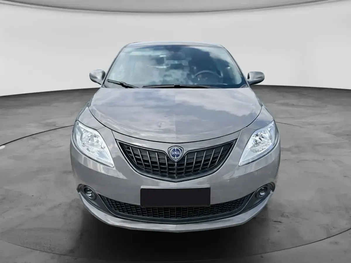 Usata Lancia Ypsilon Silver 70 CV (51 kW) 2023 Grigio Utilitaria
