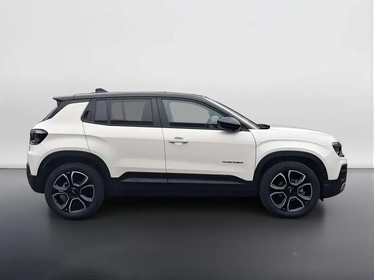 Usata Jeep Avenger Summit 101 CV (74 kW) 2024 Bianco SUV