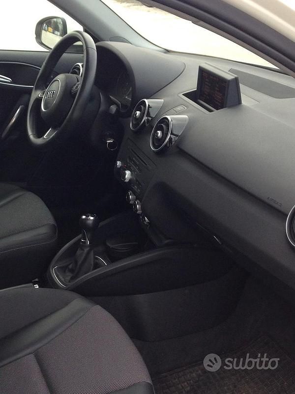 Usata Audi A1 Sportback 86 CV (63 kW) 2012 Bianco Utilitaria