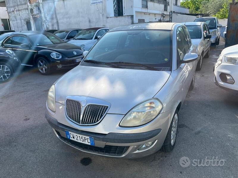 Argento Usata 2006 Lancia Ypsilon Due volumi | 2300 € (Super prezzo) - Immagine 1/4