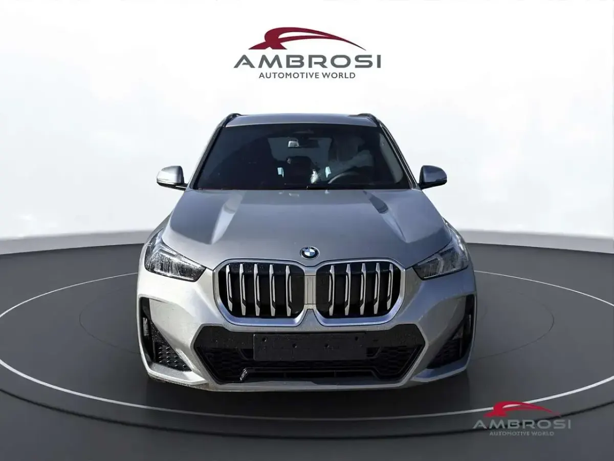 Nuova BMW X1 M Sport 245 CV (180 kW) 2026 Space silver metallizzato SUV