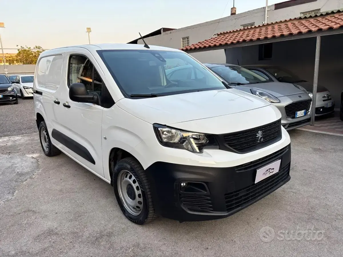 Usata Peugeot Partner S 102 CV (75 kW) 2021 Bianco Monovolume