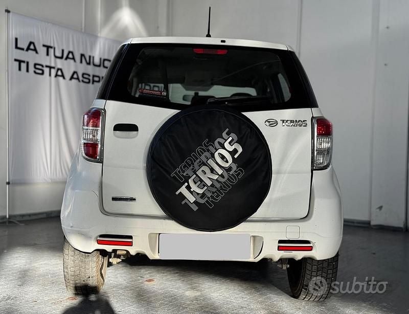 Usata Daihatsu Terios 102 CV (75 kW) 2013 Bianco SUV