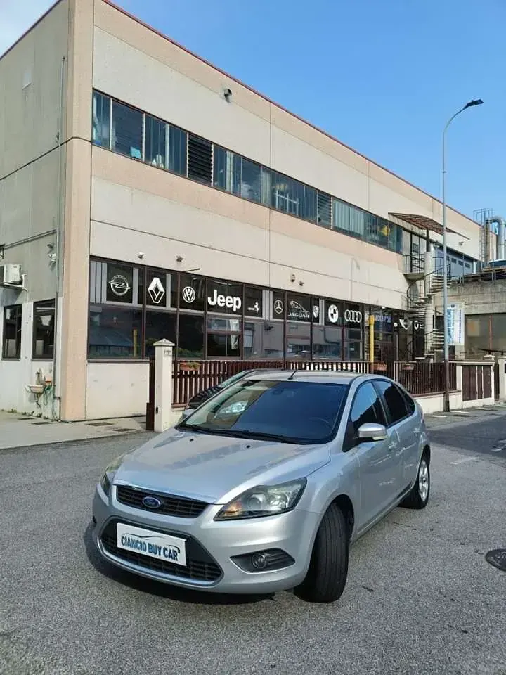 Usata Ford Focus 116 CV (85 kW) 2010 Grigio Berlina