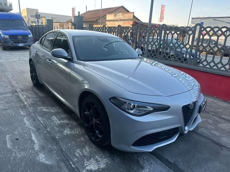 Usata Alfa Romeo Giulia Super 190 CV (139 kW) 2022 Argento Berlina