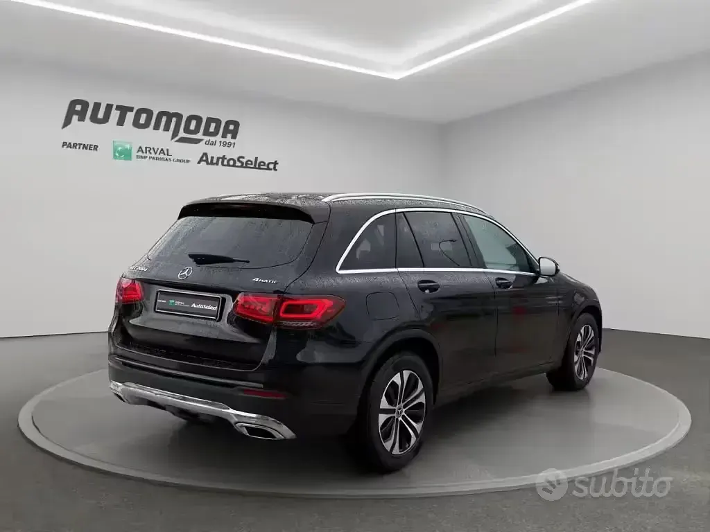 Usata Mercedes GLC200 Business 163 CV (119 kW) 2022 Nero SUV