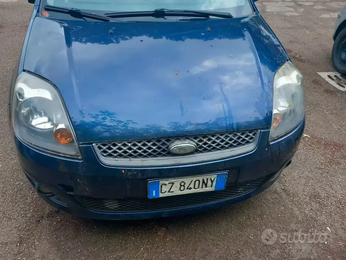 Usata Ford Fiesta 68 CV (50 kW) 2006 Bluazzurro Utilitaria