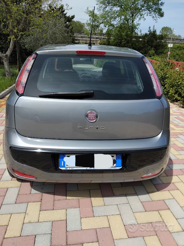 Usata Fiat Grande Punto 90 CV (66 kW) 2012 Grigio Utilitaria