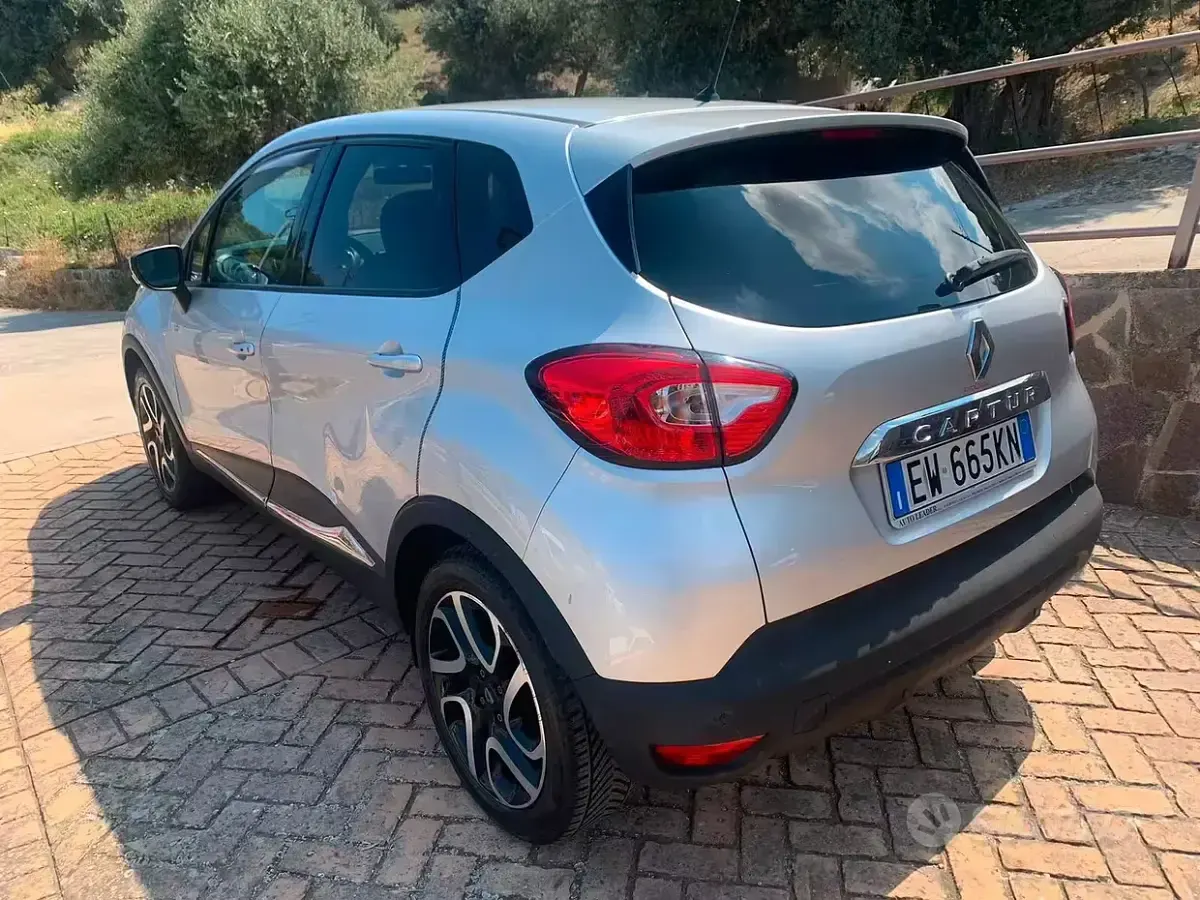 Usata Renault Captur 90 CV (66 kW) 2014 Grigio SUV