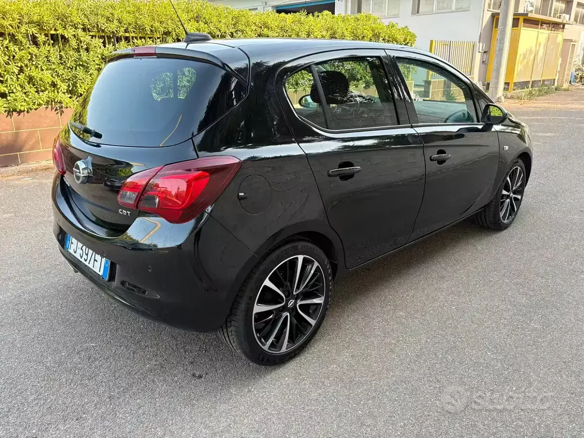 Usata Opel Corsa 75 CV (55 kW) 2017 Nero Utilitaria