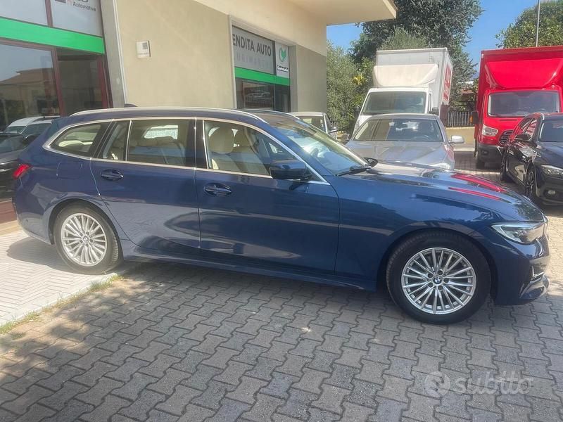 Usata BMW 316 Luxury Line 122 CV (89 kW) 2021 Blu Station wagon