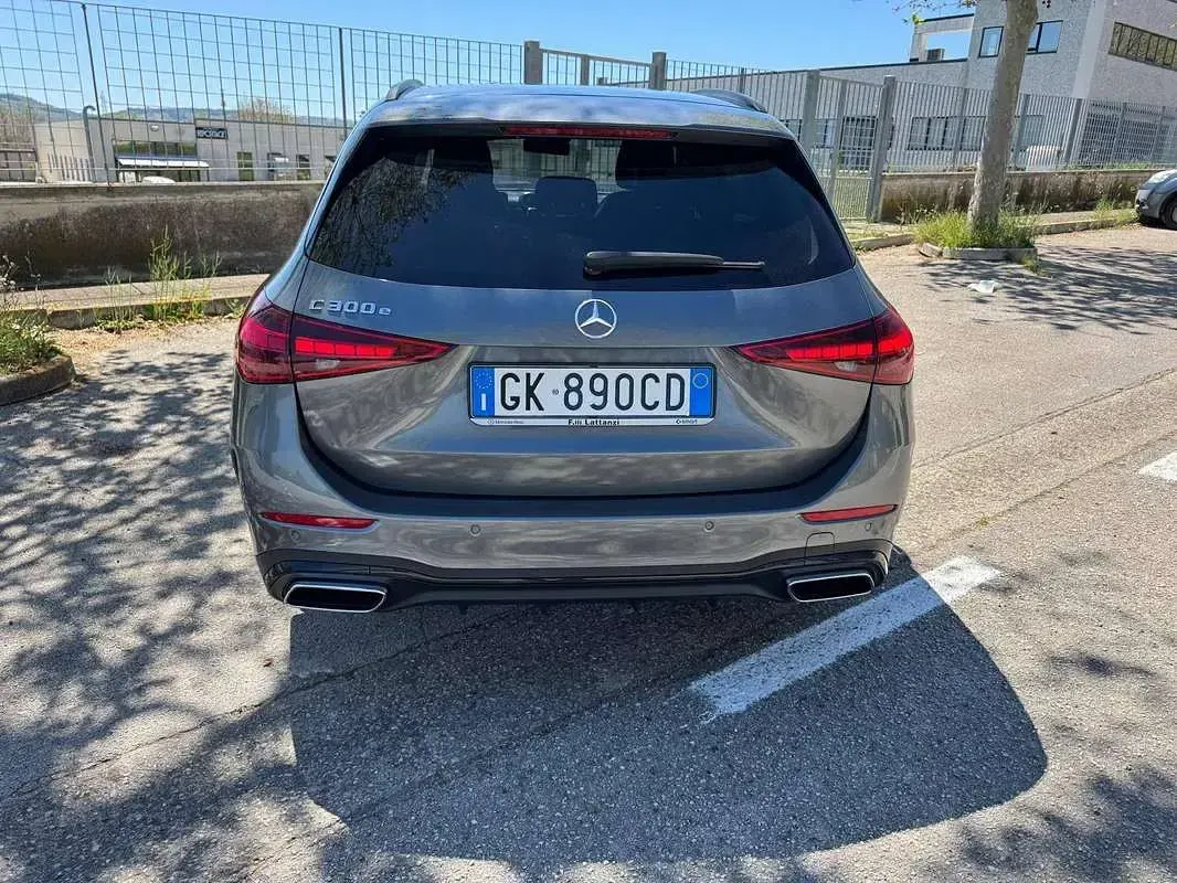 Usata Mercedes C300e AMG line 204 CV (150 kW) 2022 Grigio Station wagon