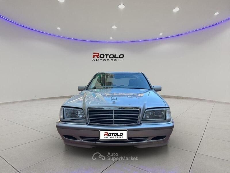 Usata Mercedes C200 Elegance 192 CV (141 kW) 1997 Grigio Berlina