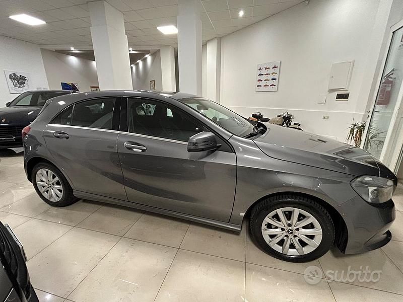 Usata Mercedes A160 89 CV (65 kW) 2018 Grigio Berlina