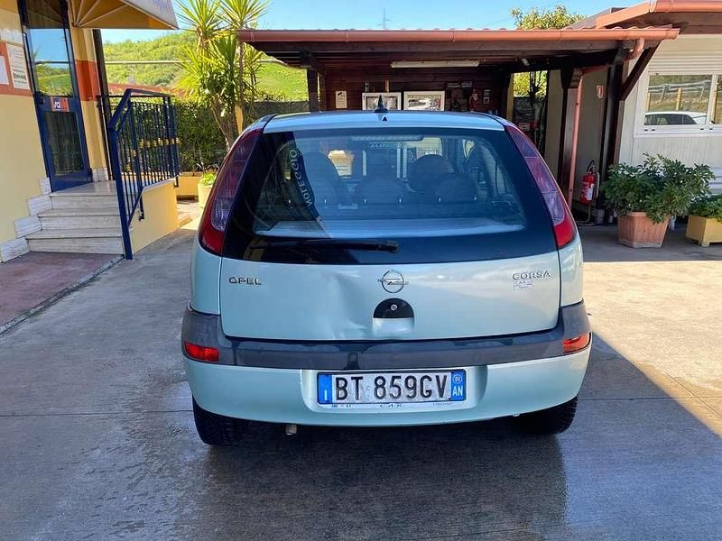 Usata Opel Corsa Comfort 58 CV (42 kW) 2001 Argento Utilitaria