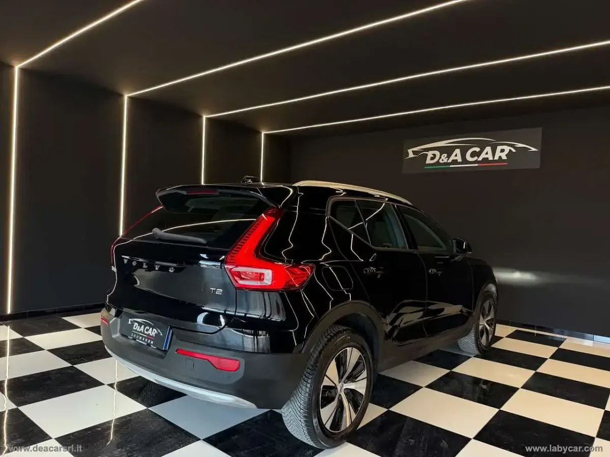 Usata Volvo XC40 129 CV (94 kW) 2022 Nero SUV