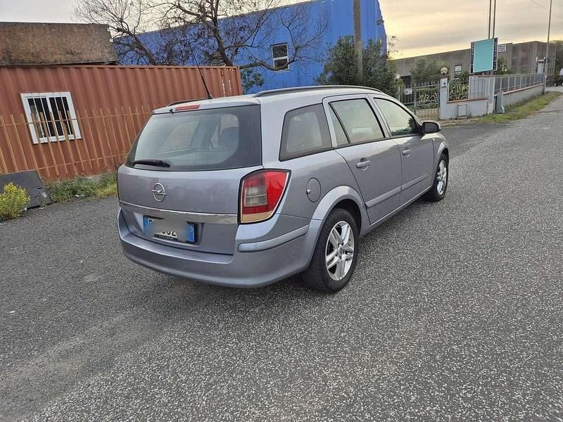 Usata Opel Astra Enjoy 101 CV (74 kW) 2007 Blu Station wagon