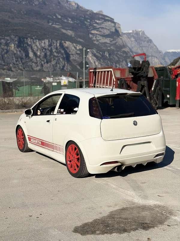 Usata Abarth Grande Punto 155 CV (114 kW) 2007 Bianco Utilitaria
