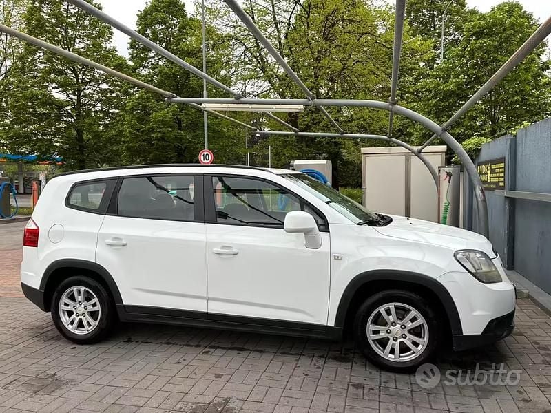 Usata Chevrolet Orlando 130 CV (95 kW) 2013 Bianco Monovolume