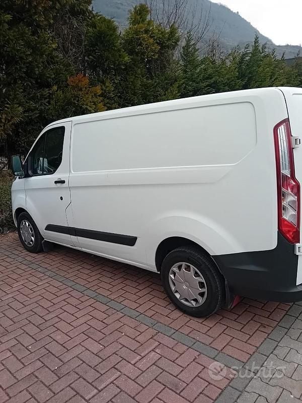 Usata Ford Transit Custom 105 CV (77 kW) 2016 Bianco Berlina