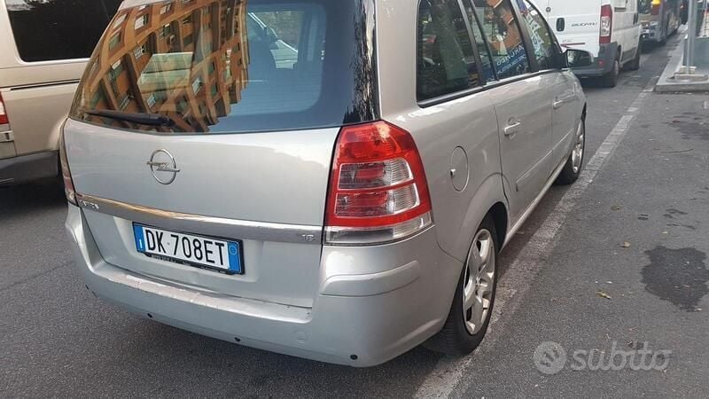 Usata Opel Zafira 140 CV (102 kW) 2007 Monovolume