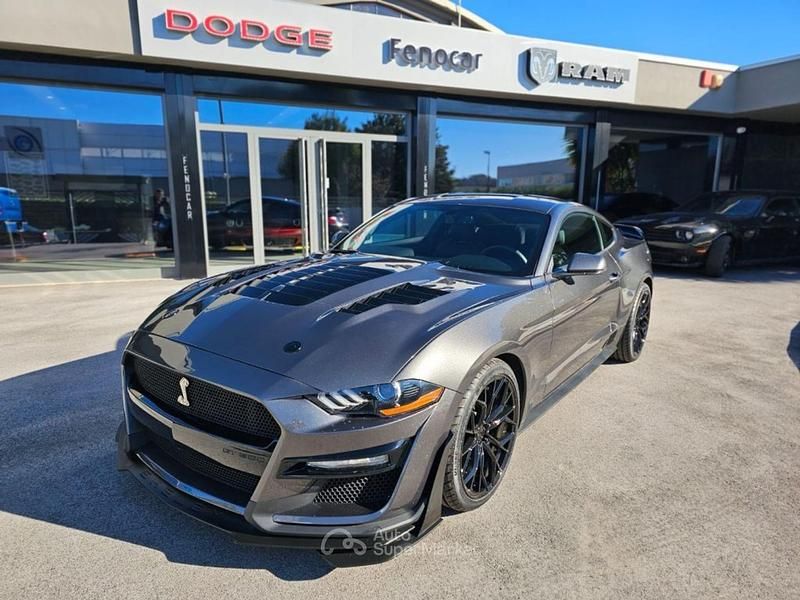 Usata Ford Mustang Fastback 317 CV (233 kW) 2019 Grigio scuro metallizzato Coupé