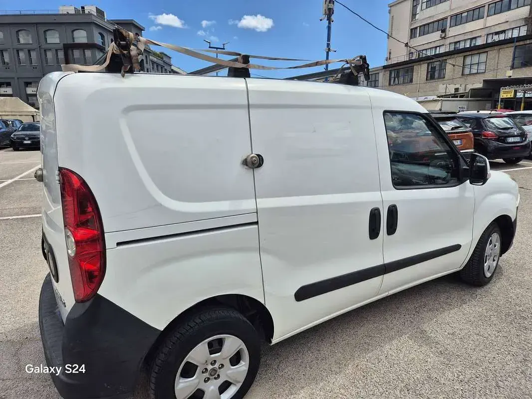 Usata Fiat Doblò 84 CV (61 kW) 2012 Bianco Monovolume