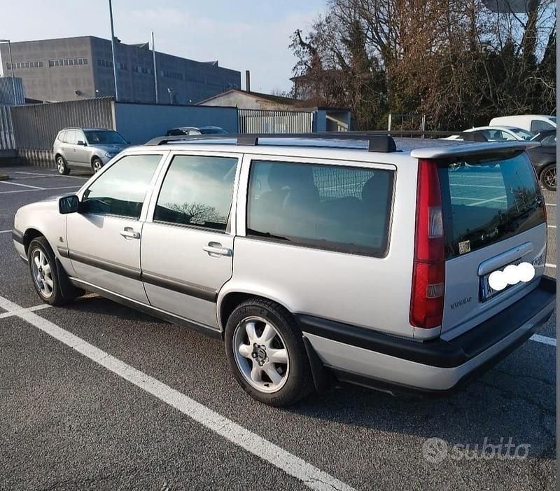 Usata Volvo V70 226 CV (166 kW) 1998 Grigio Station wagon