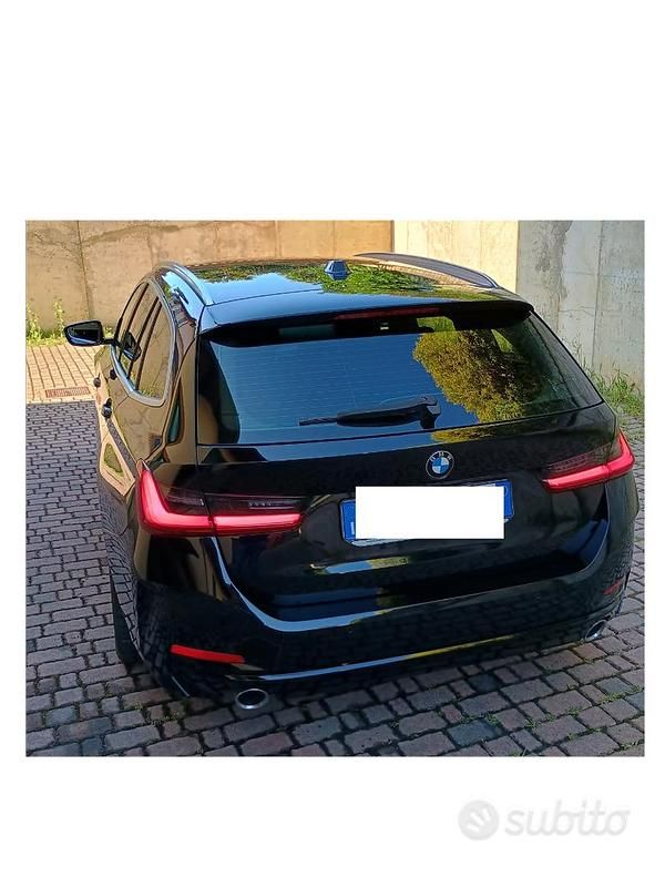 Usata BMW 318 150 CV (110 kW) 2022 Nero Station wagon