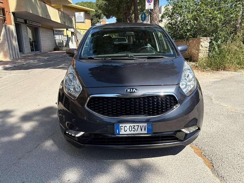 Usata Kia Venga 90 CV (66 kW) 2017 Grigio Utilitaria