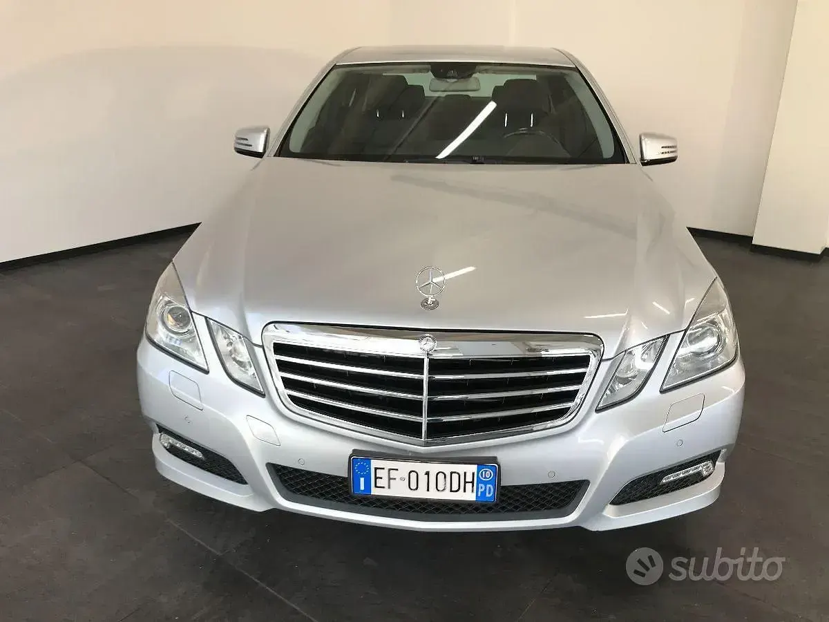 Usata Mercedes E350 Avantgarde 231 CV (169 kW) 2010 Grigio Berlina