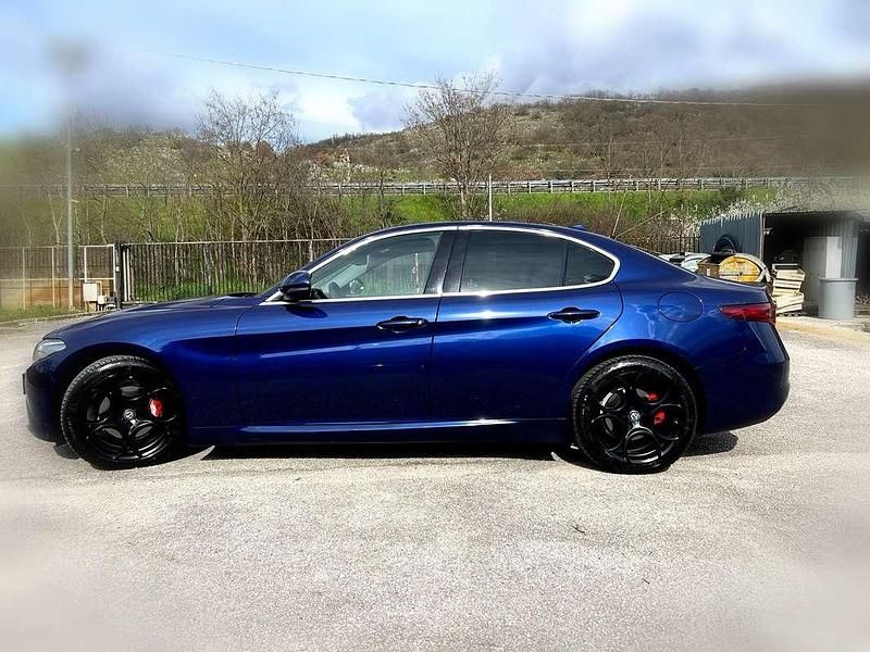 Usata Alfa Romeo Giulia Executive 190 CV (139 kW) 2019 Blu Berlina