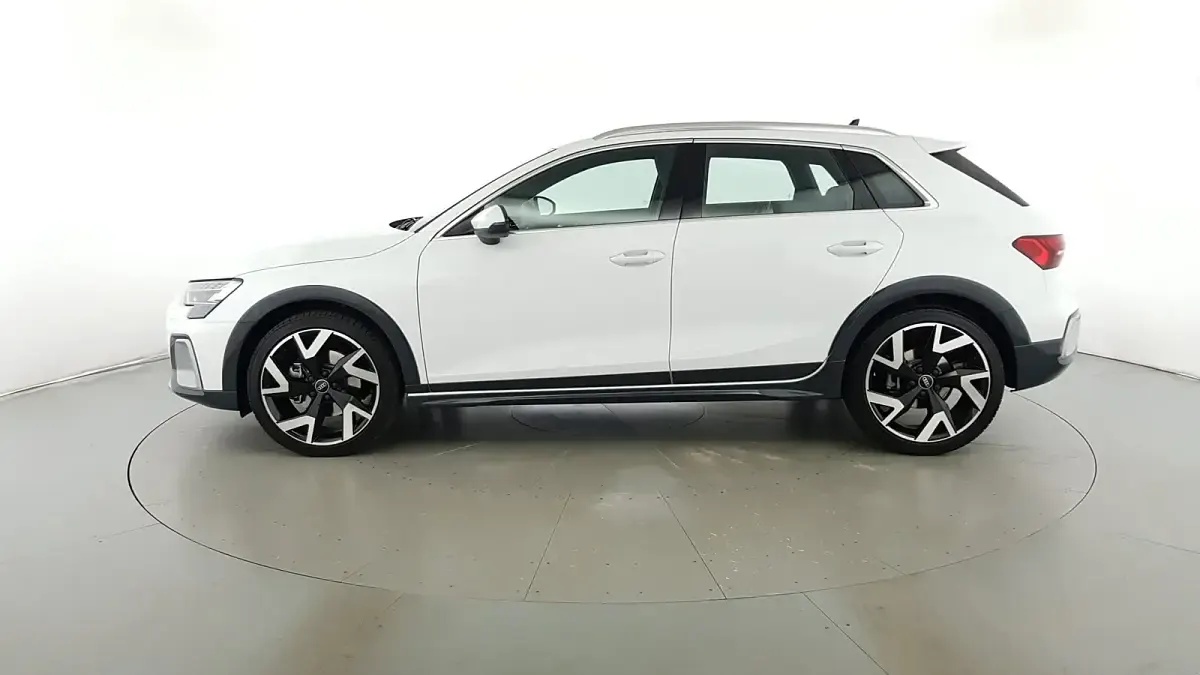 Usata Audi A3 Ambiente 150 CV (110 kW) 2024 Bianco arkona Berlina