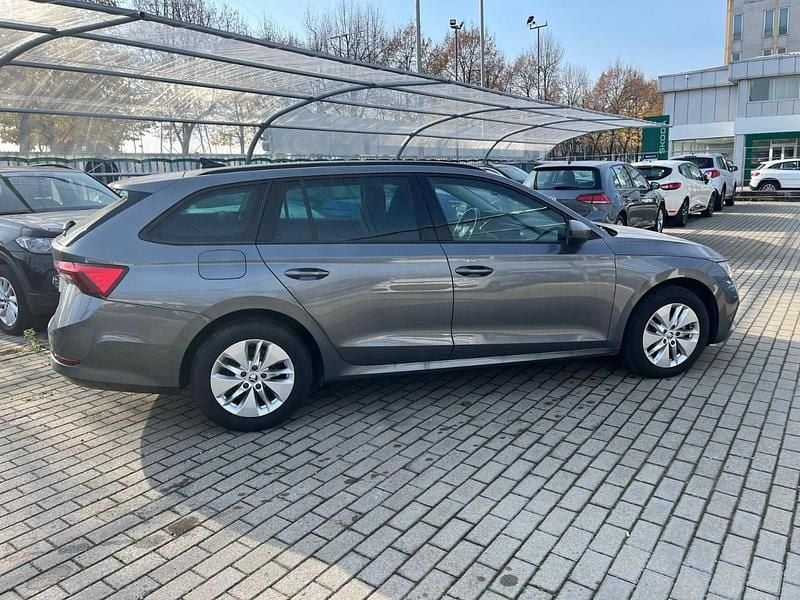 Usata Skoda Felicia Executive 150 CV (110 kW) 2022 Grigio Station wagon