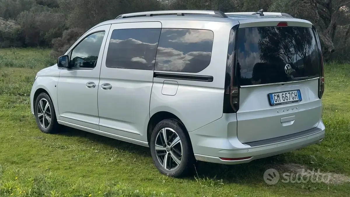 Usata VW Caddy Style 122 CV (89 kW) 2023 Grigio Monovolume