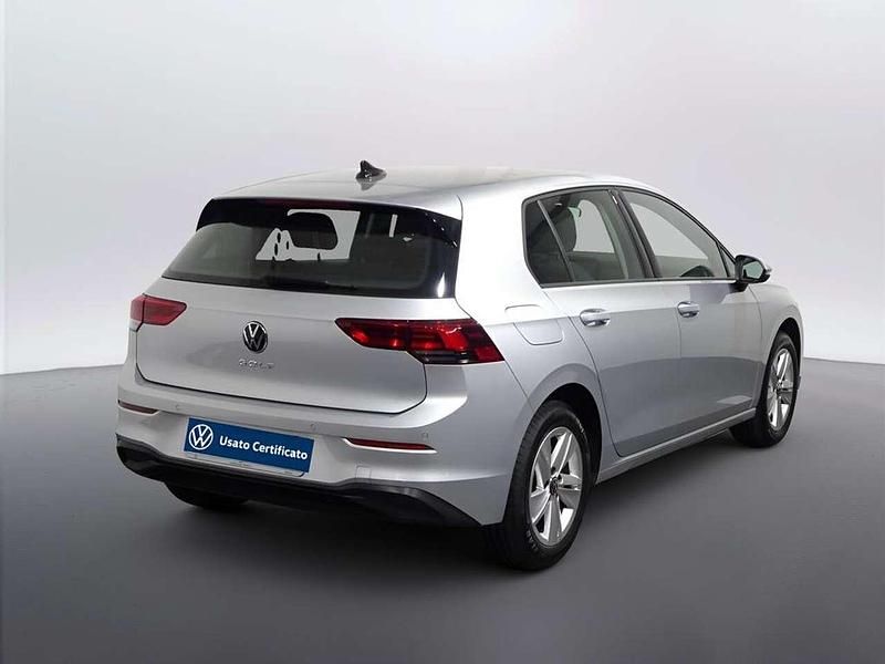 Usata VW Golf VIII Life 116 CV (85 kW) 2021 Reflex silver metallizzato Berlina