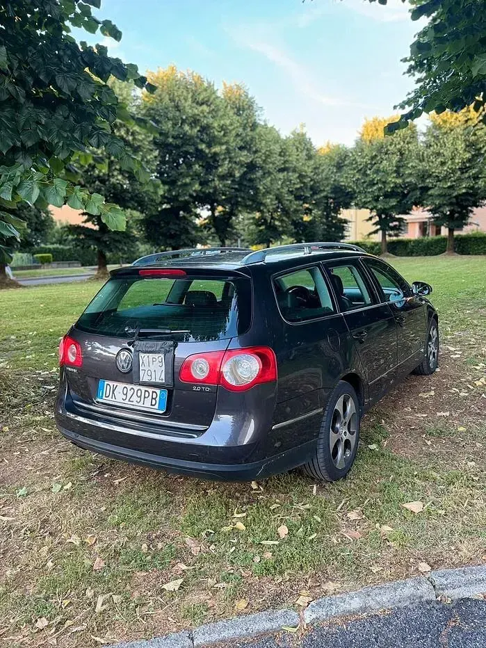 Usata VW Passat Highline 140 CV (102 kW) 2007 Grigio Berlina