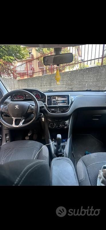 Usata Peugeot 208 68 CV (50 kW) 2013 Marrone Utilitaria