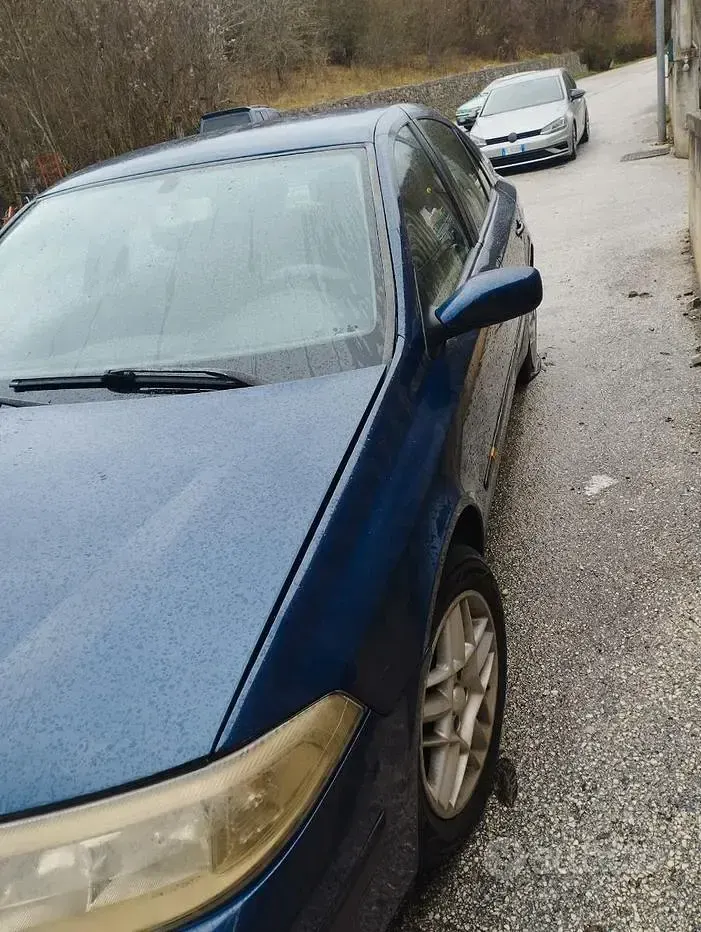 Usata Renault Laguna II 120 CV (88 kW) 2005 Bluazzurro Berlina