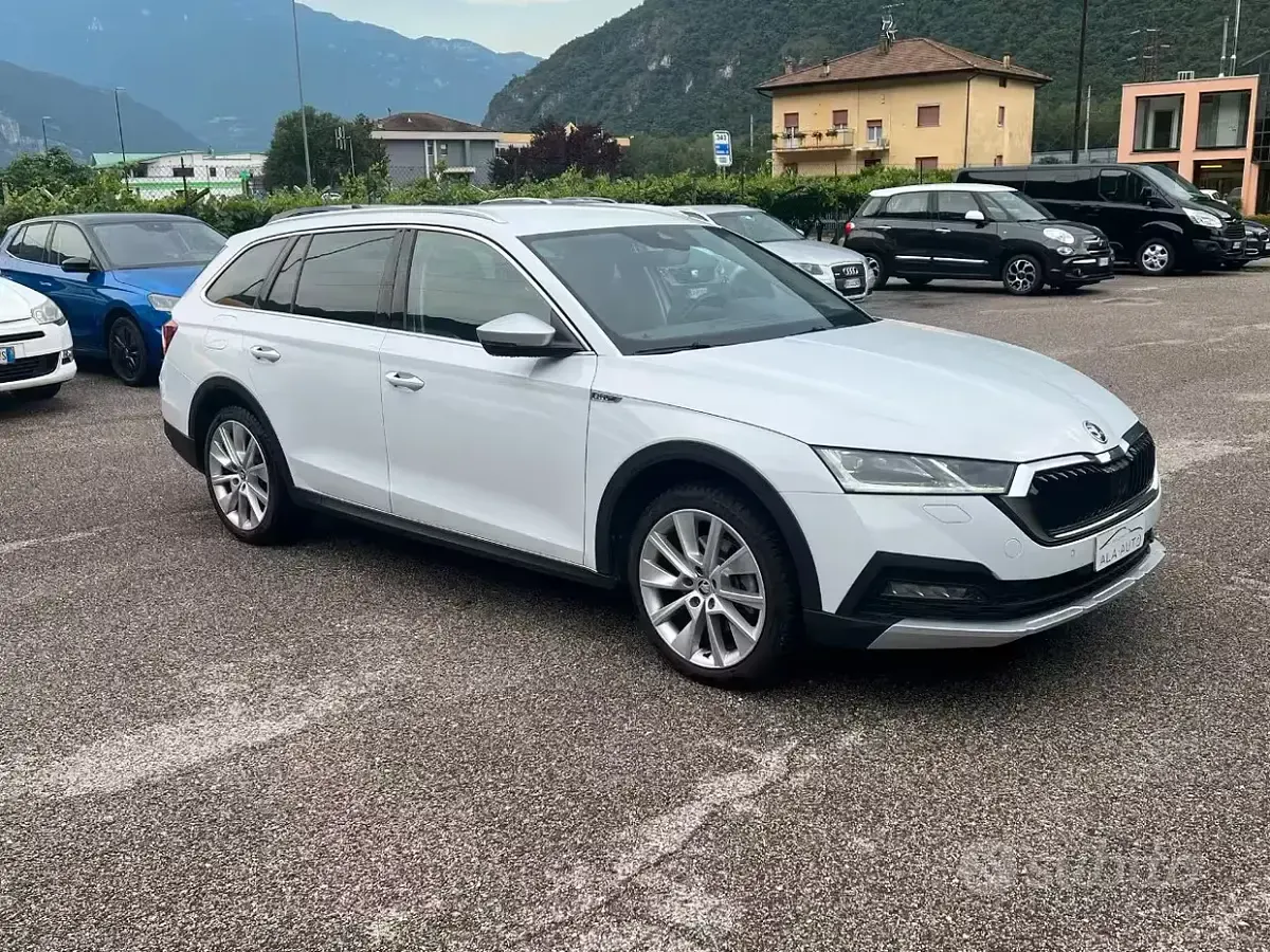 Usata Skoda Octavia Scout 4x4 150 CV (110 kW) 2023 Bianco Station wagon